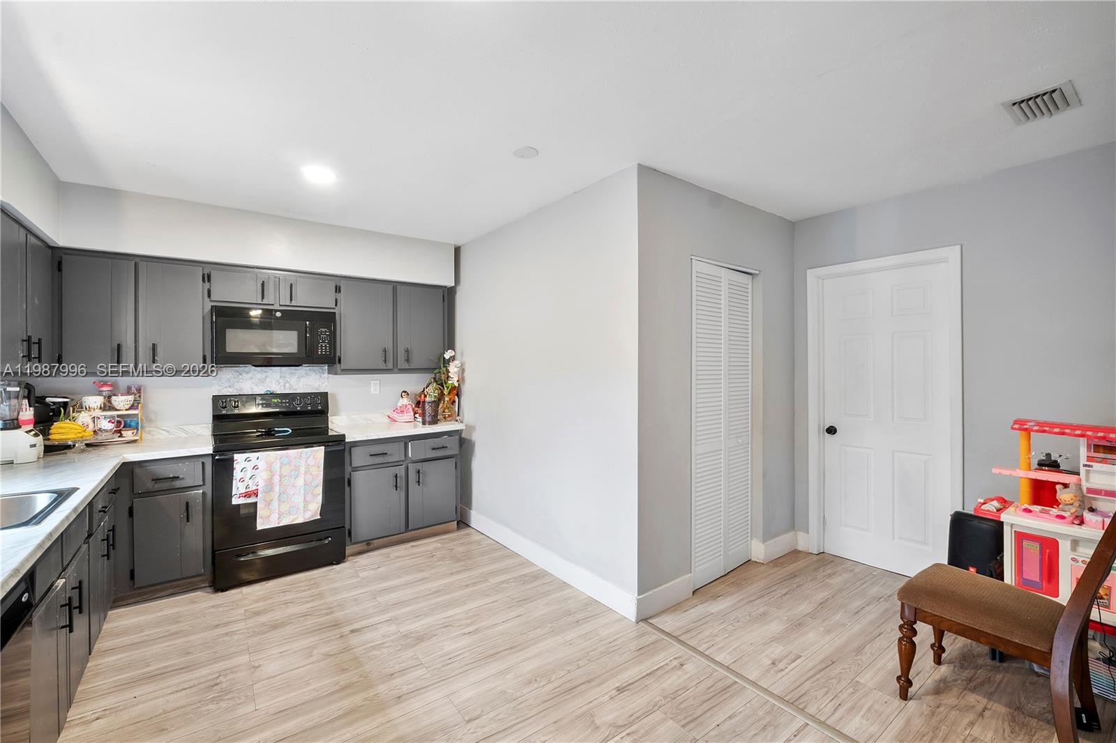 DRIFTWOOD PLAZA NO 3 - Residential