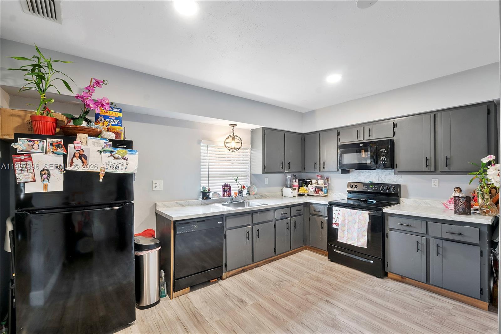 DRIFTWOOD PLAZA NO 3 - Residential