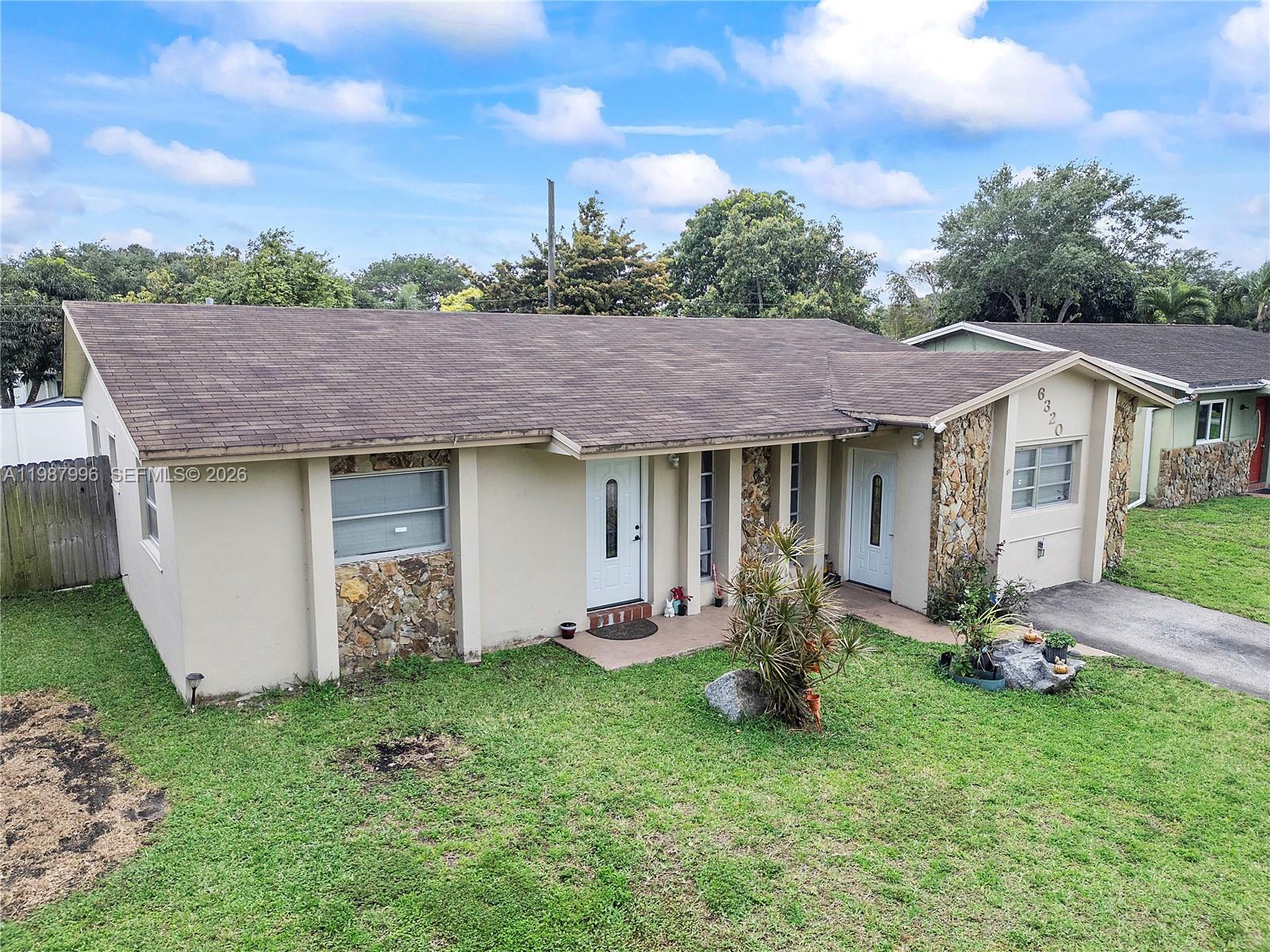 DRIFTWOOD PLAZA NO 3 - Residential