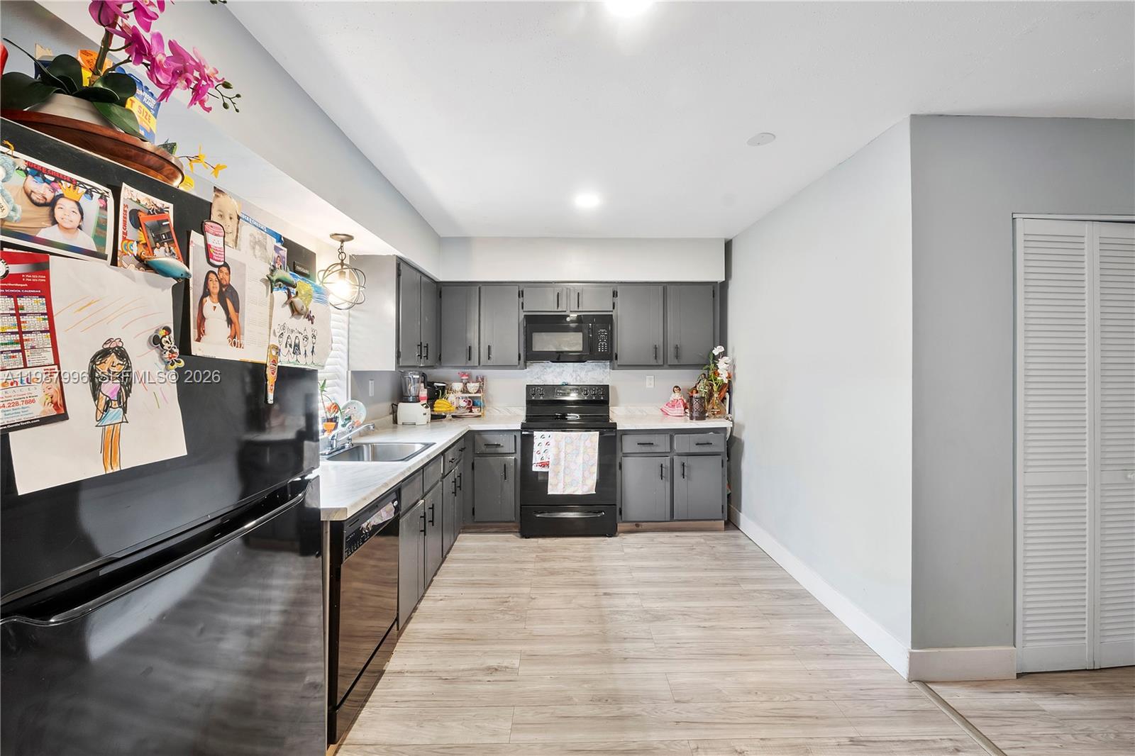 DRIFTWOOD PLAZA NO 3 - Residential