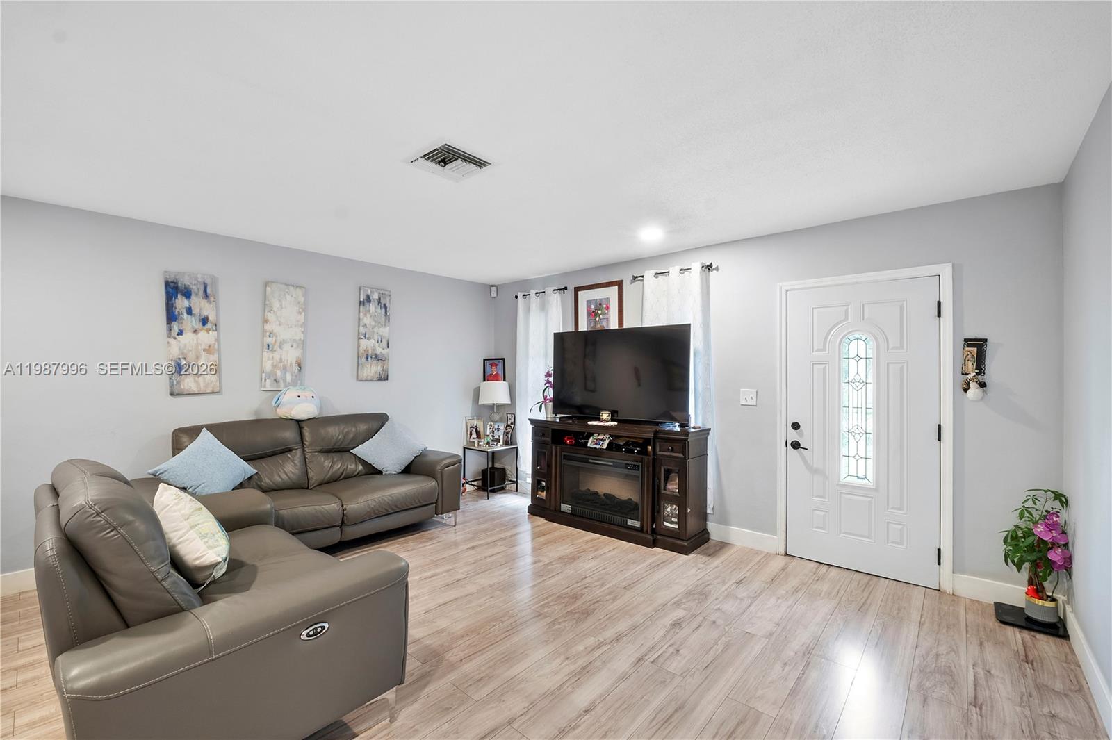 DRIFTWOOD PLAZA NO 3 - Residential