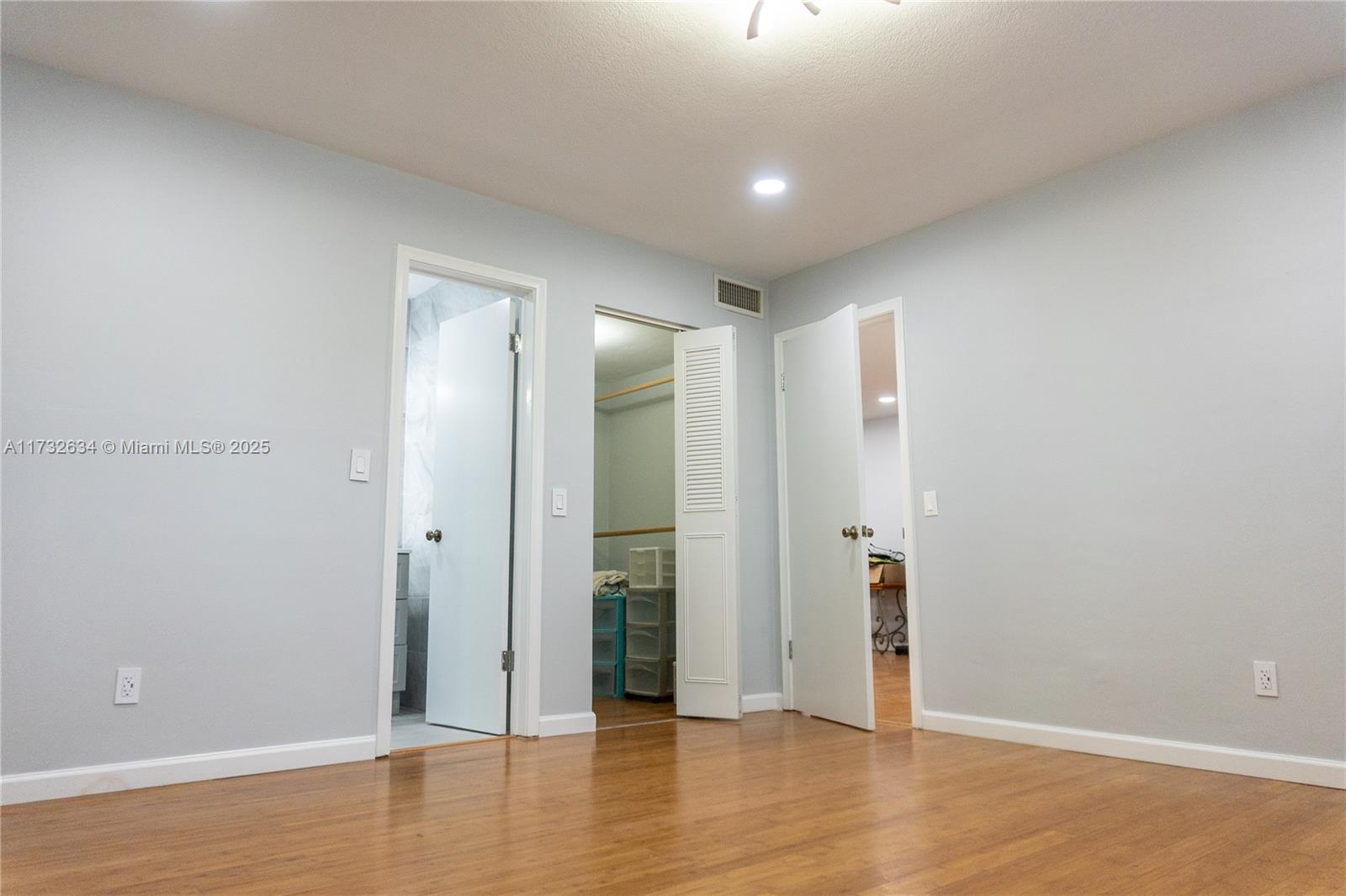 ARROWHEAD CONDO NO II - Residential