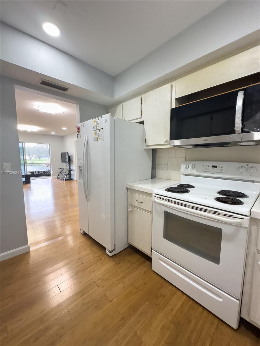 ARROWHEAD CONDO NO II - Residential