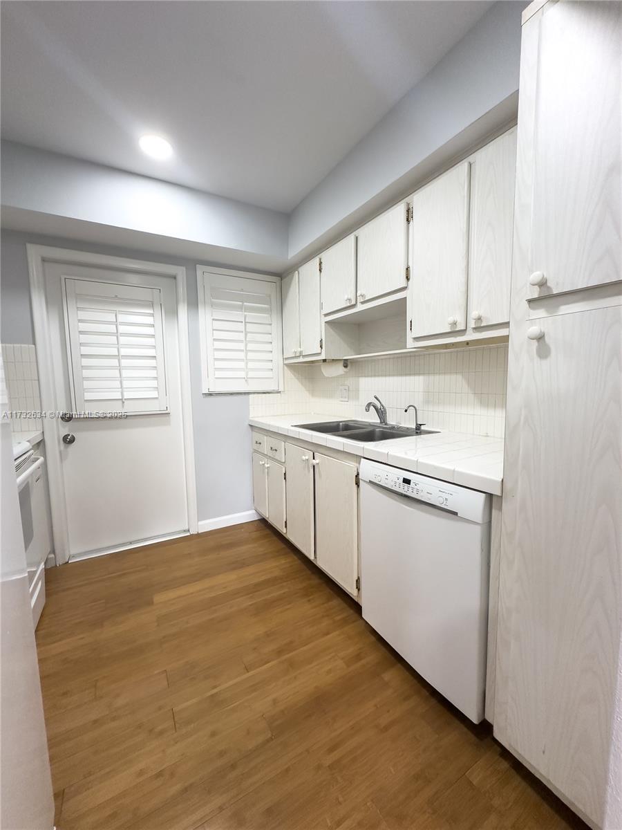 ARROWHEAD CONDO NO II - Residential