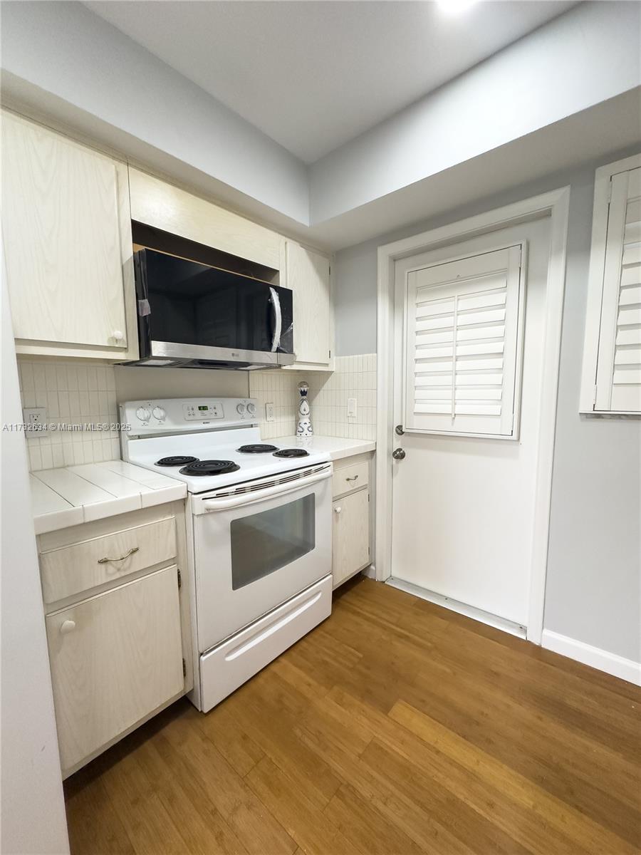 ARROWHEAD CONDO NO II - Residential