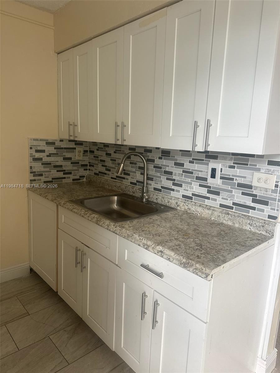 LAUDERDALE NORTH PARK SEC - Residential Lease