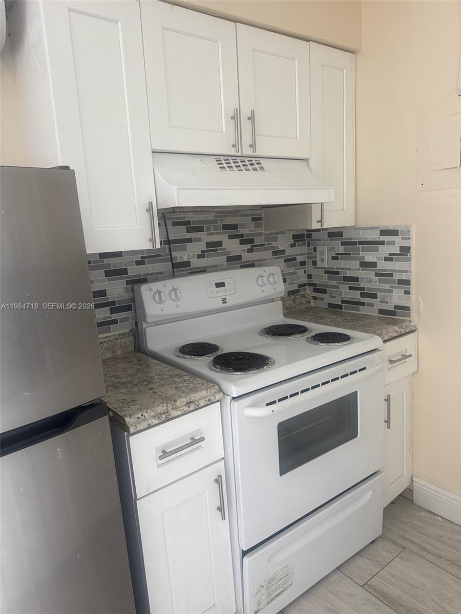 LAUDERDALE NORTH PARK SEC - Residential Lease