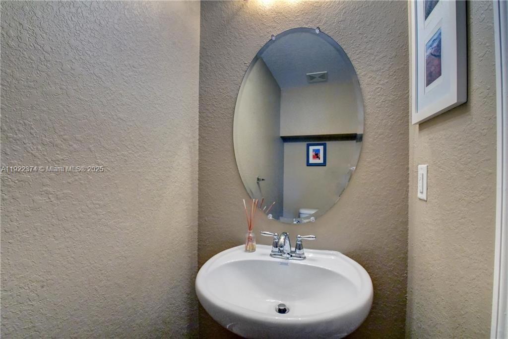 ORCHID GROVE REPLAT II - Residential Lease