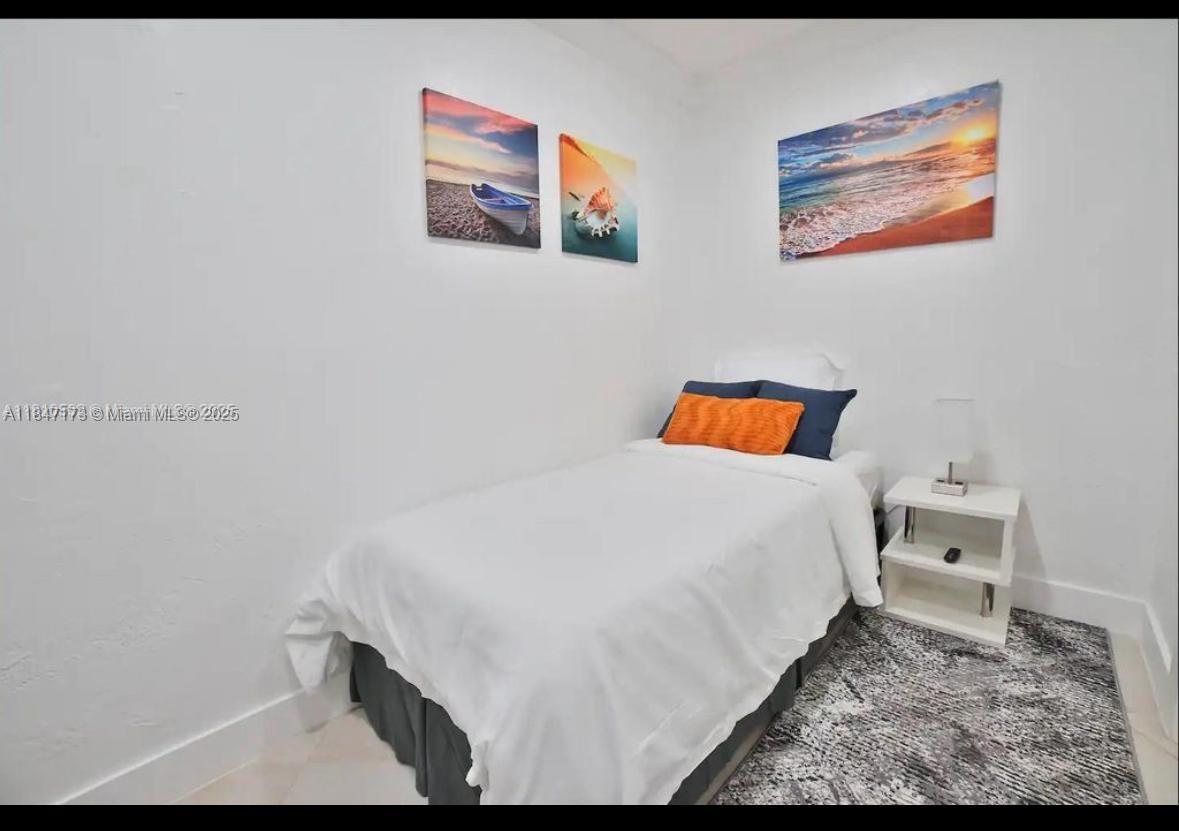 8651 Sunset Strip, Sunrise, FL, 33322/$599,000 4 8651 Sunset Strip