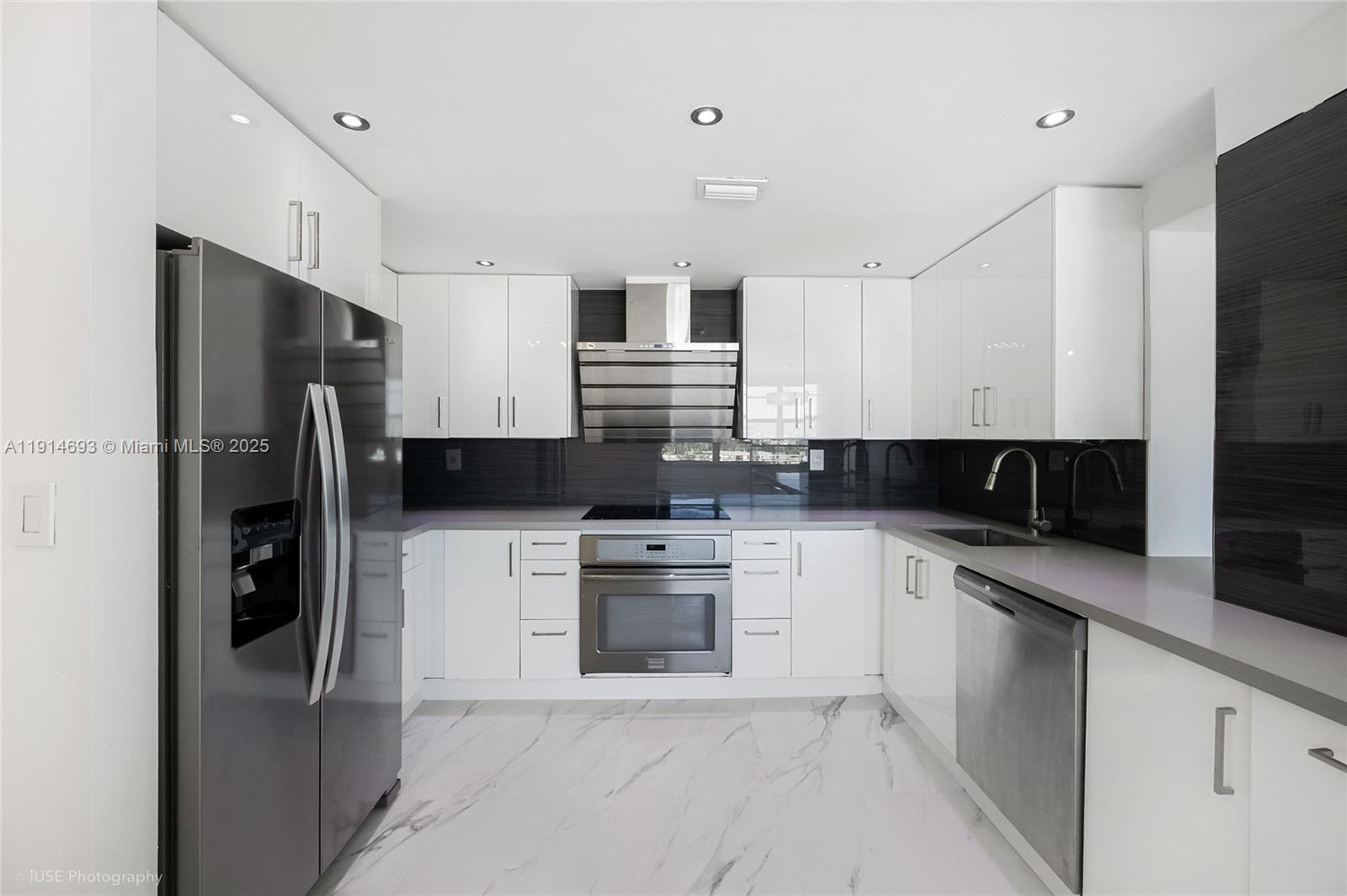 VILLA BAY VISTA CONDO - Residential