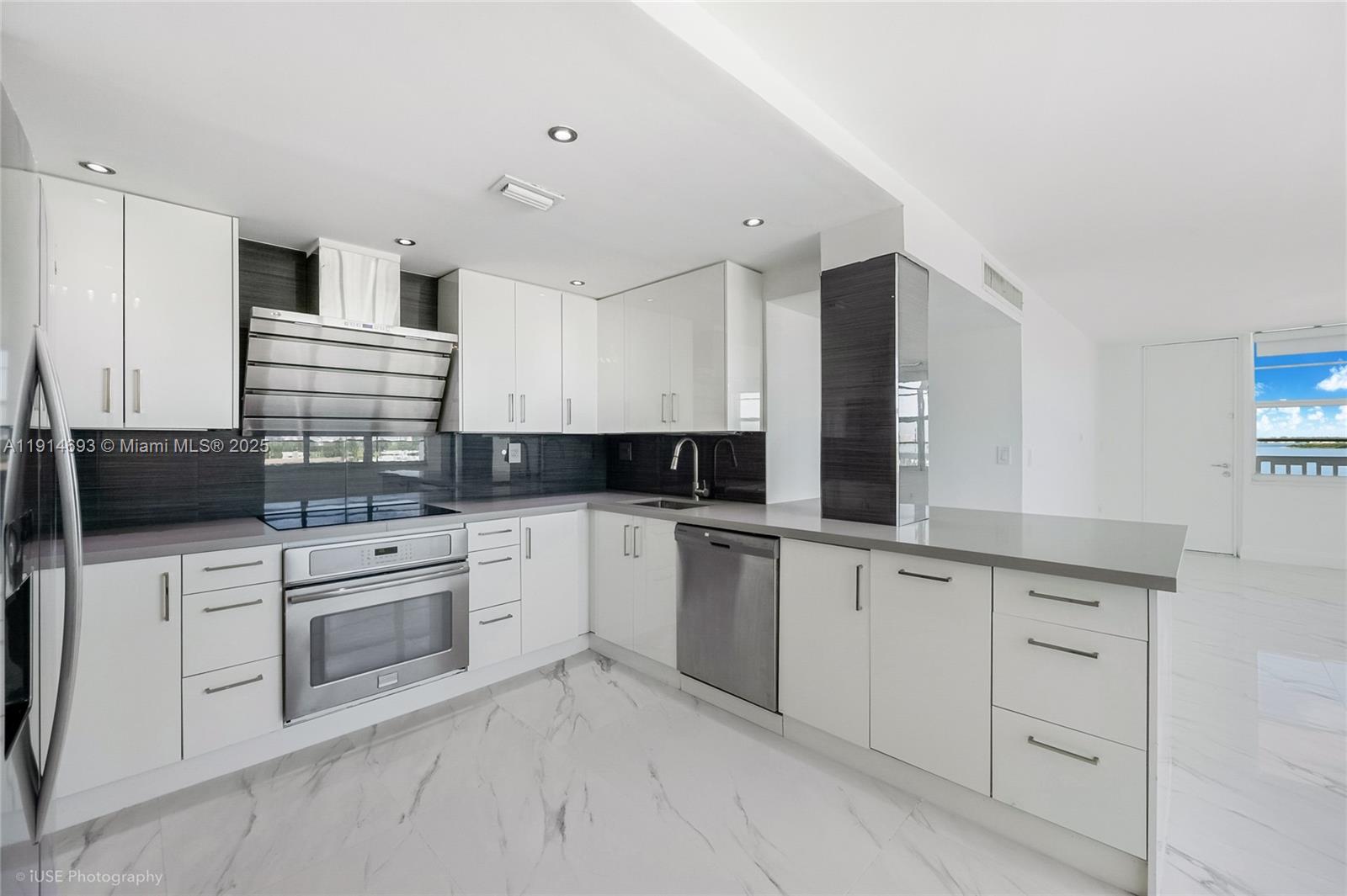 VILLA BAY VISTA CONDO - Residential