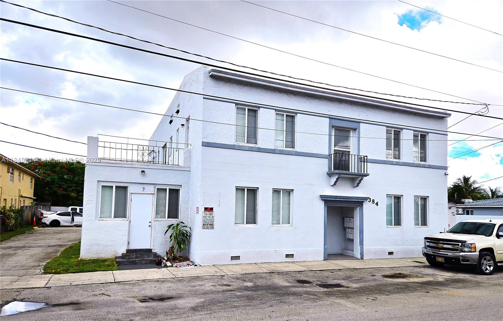ACT FAST!!!!,,,CENTRALLY LOCATED STUDIO APARTMENT IN MULTI-FAMILY BUILDING ON SW 8TH ST & TAMIAMI
CANAL DR. (SW 75TH AVE),,,2ND FLOOR UNIT WITH CENTRAL/SPLIT A/C UNIT AND LAMINATED WOOD
FLOORS,,,1 PARKING ASSIGNED ON SITE,,,WATER INCLUDED,,,COIN LUNDRY ON SITE.