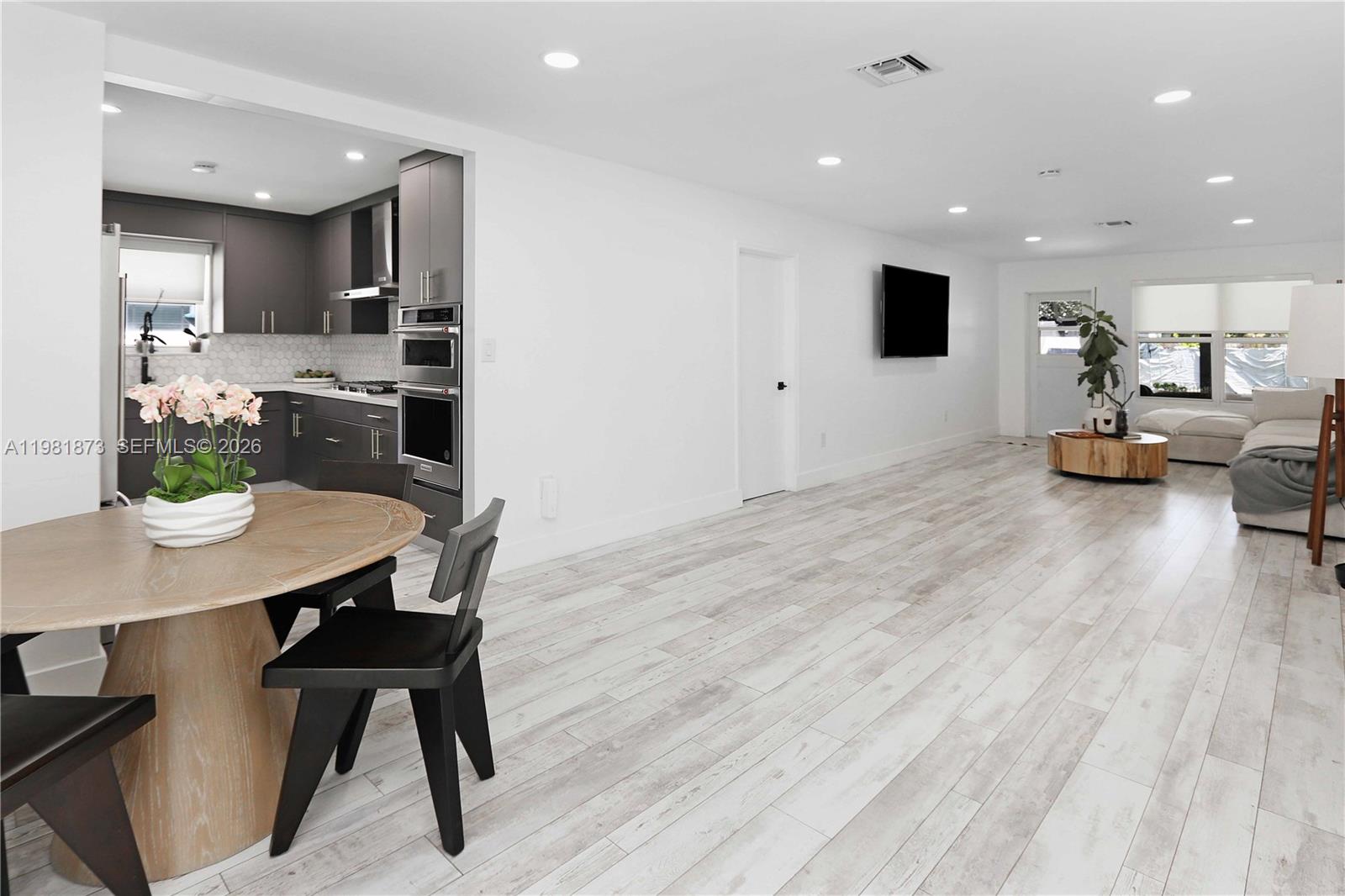 HOLLYWOOD - Residential