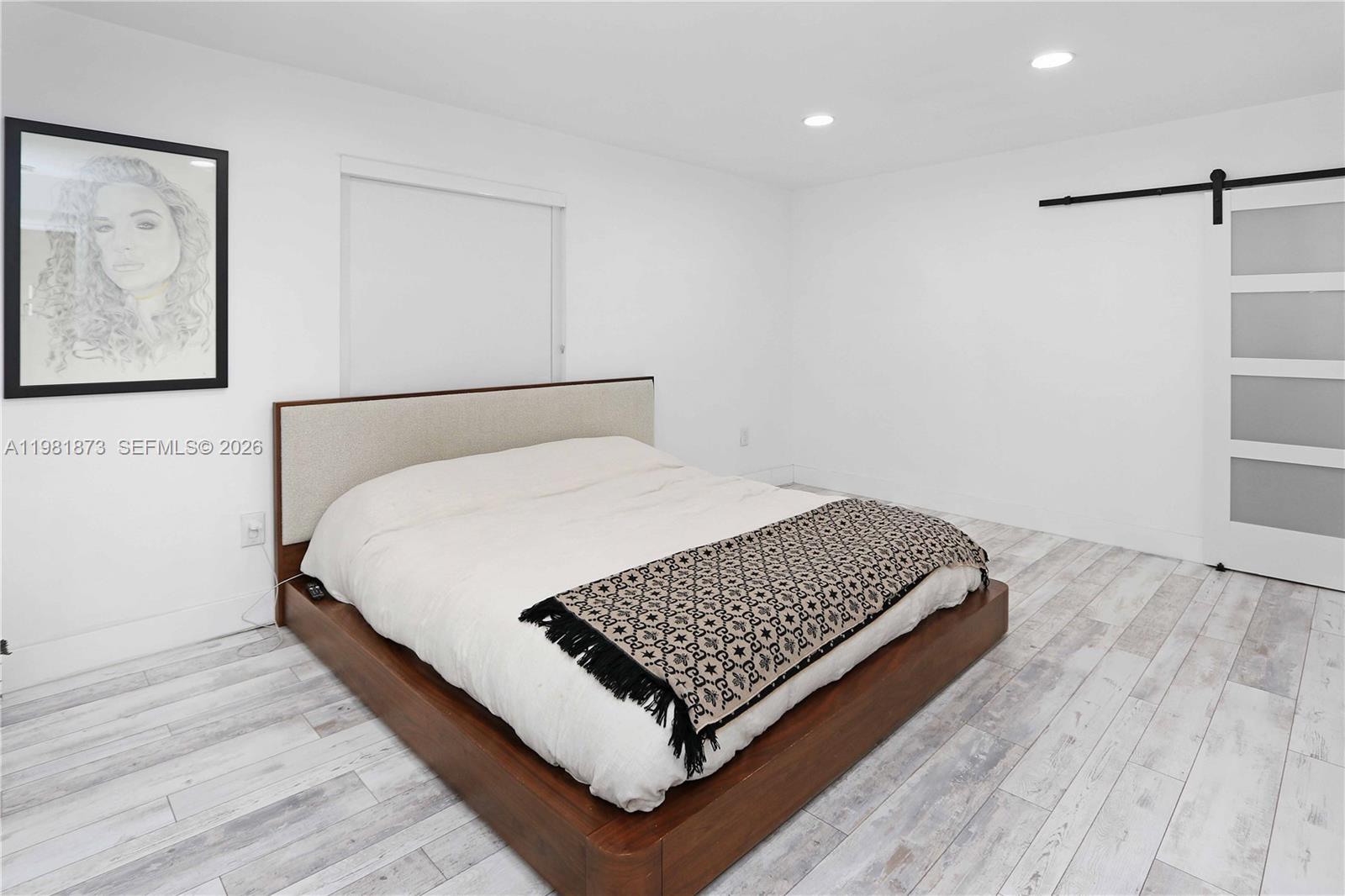 HOLLYWOOD - Residential