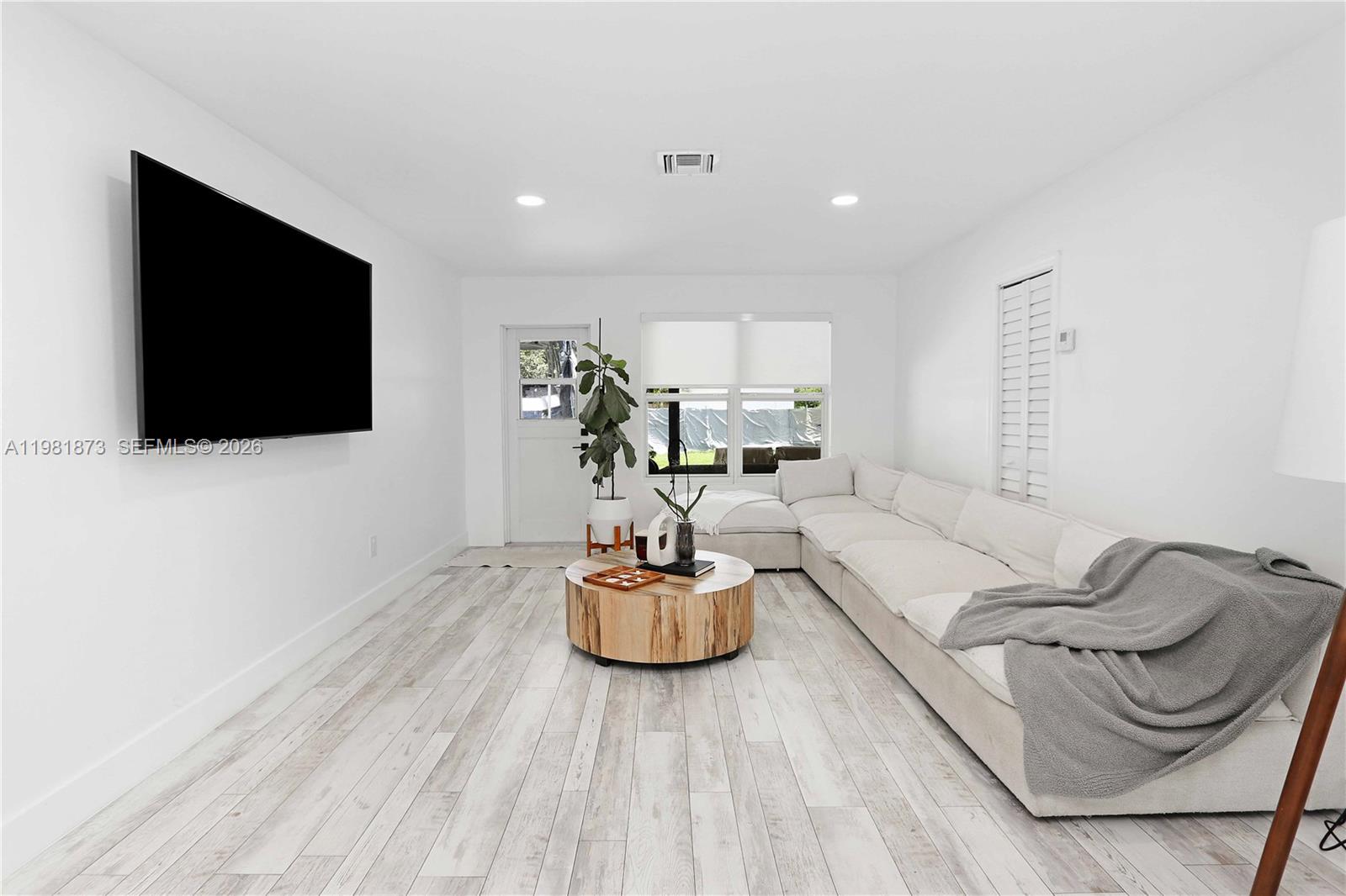 HOLLYWOOD - Residential