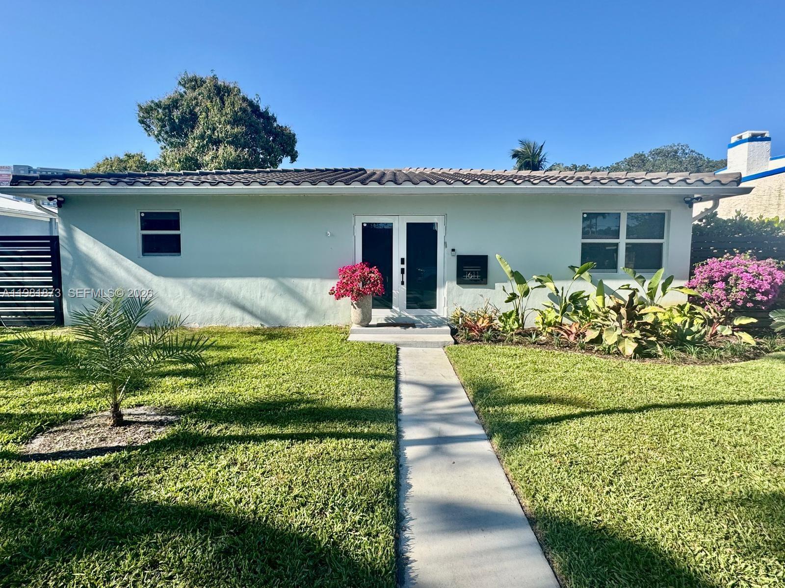 HOLLYWOOD - Residential