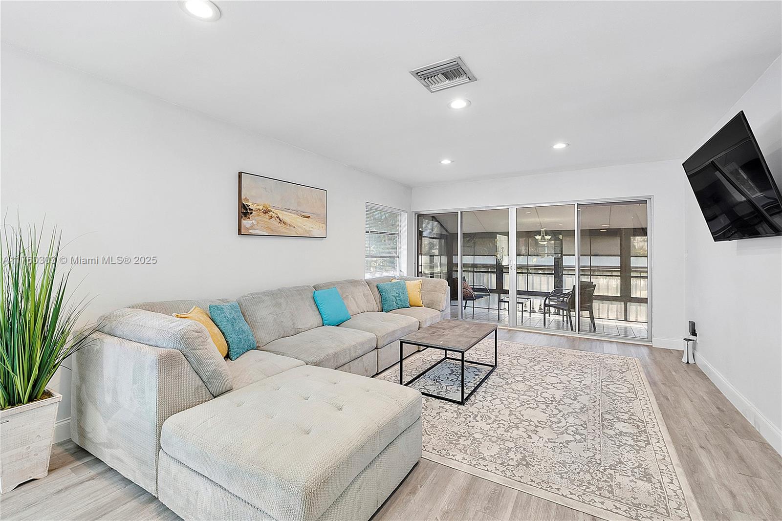 PALM GREENS AT VILLA DEL - Residential Lease