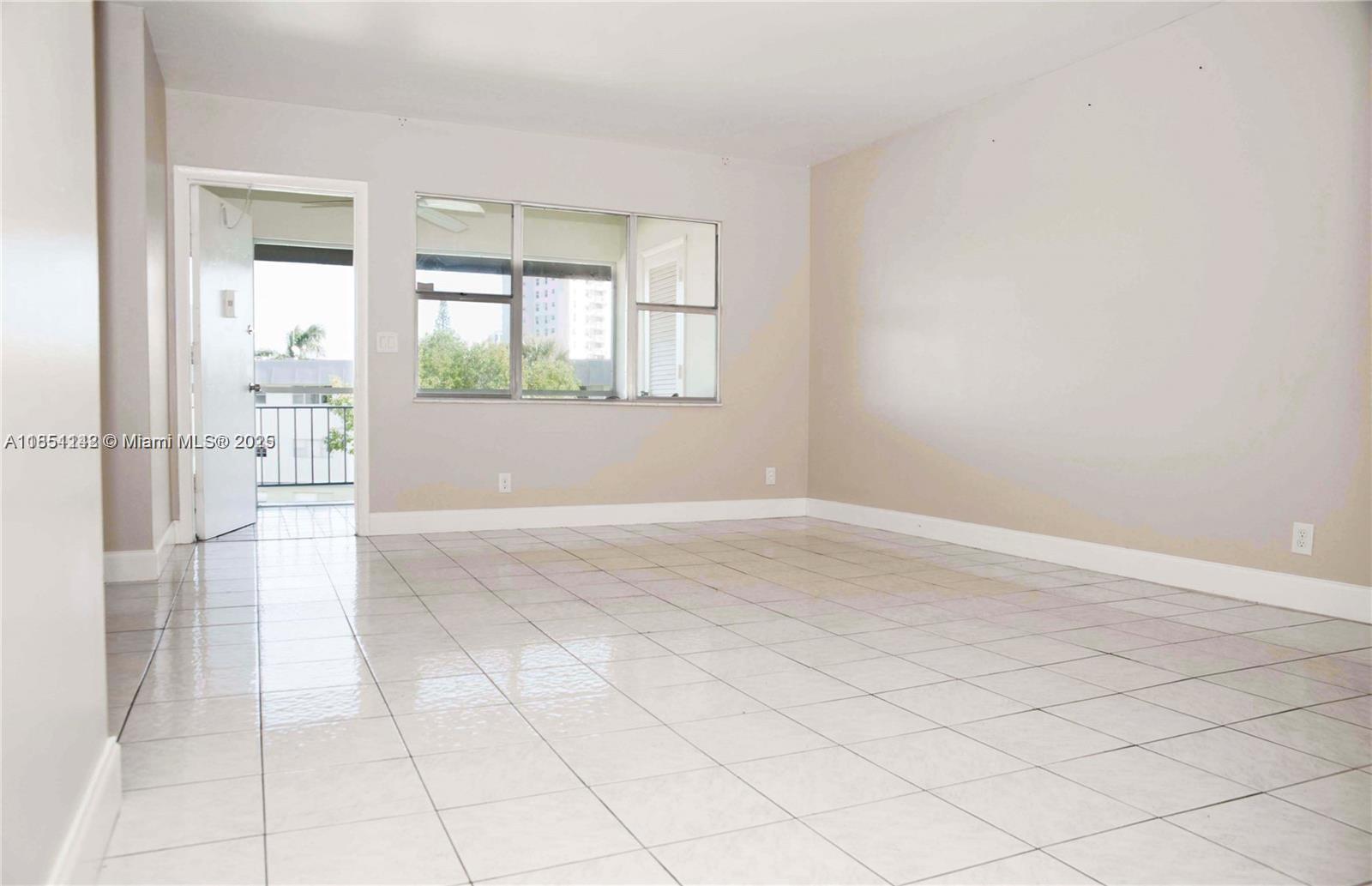 270 Layne Blvd 305