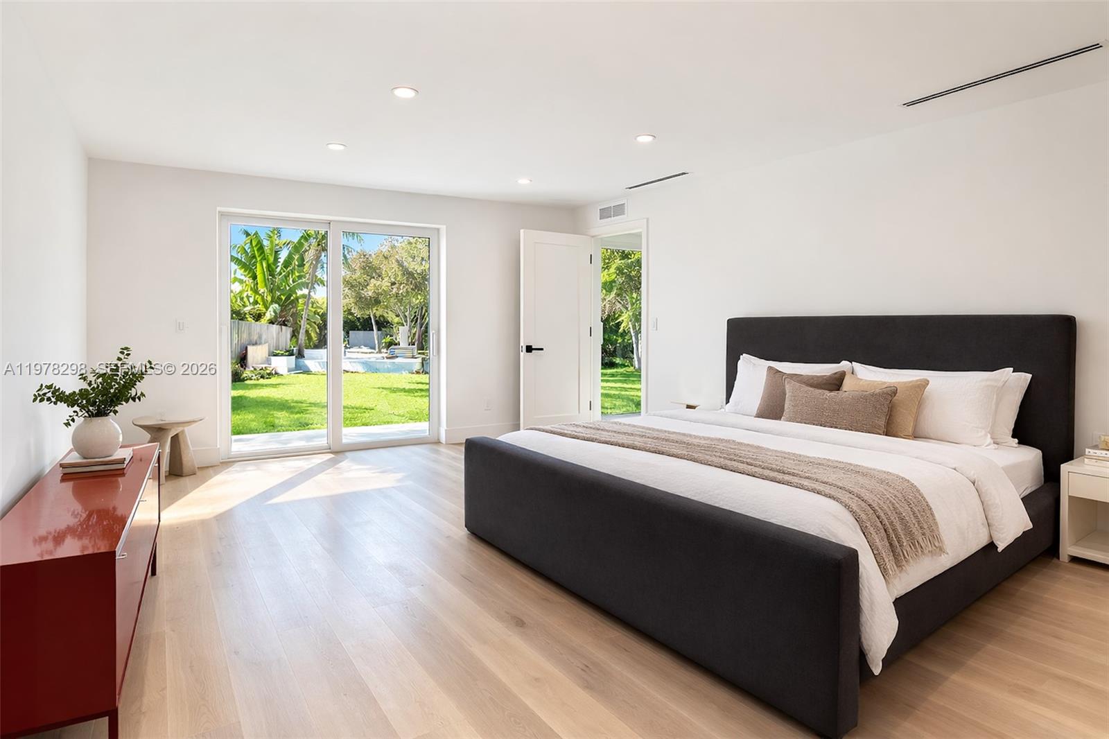 CORAL POINT - Residential