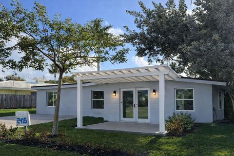 2416 NE 19th Ter Wilton Manors FL 33305