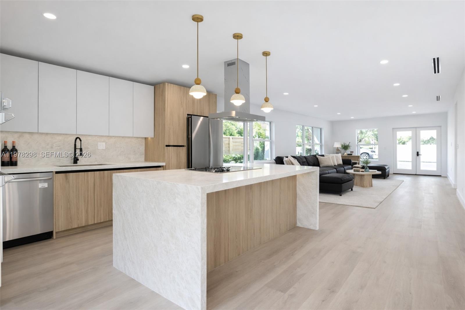 CORAL POINT - Residential