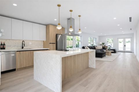 2416 NE 19th Ter Wilton Manors FL 33305