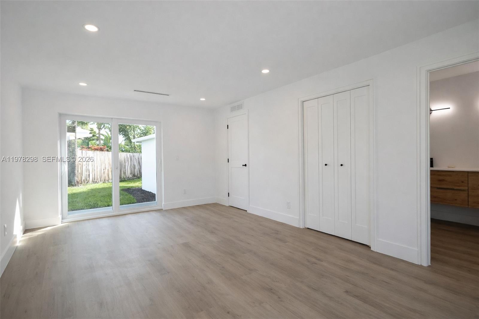 CORAL POINT - Residential