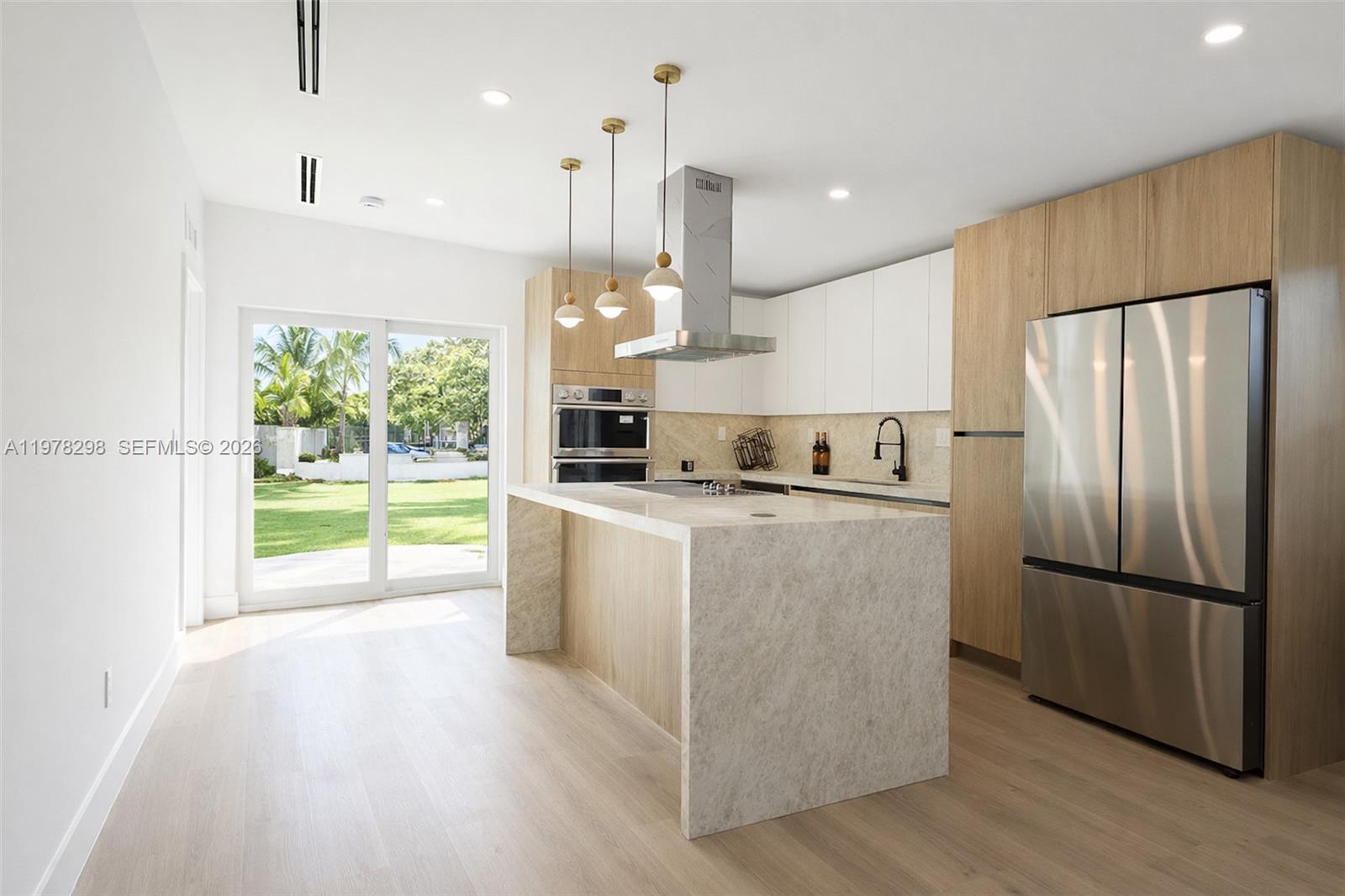 CORAL POINT - Residential