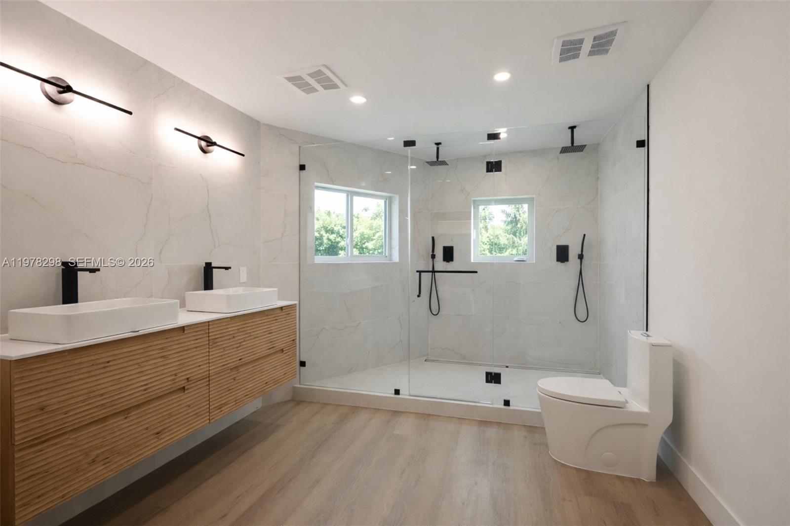 CORAL POINT - Residential