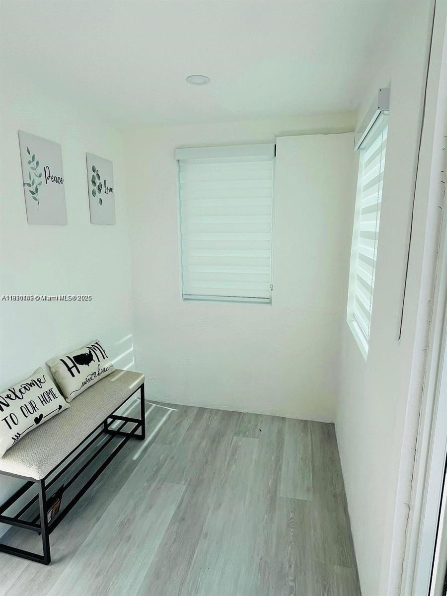 LINCOLN PARK SIXTH ADD - Residential Lease