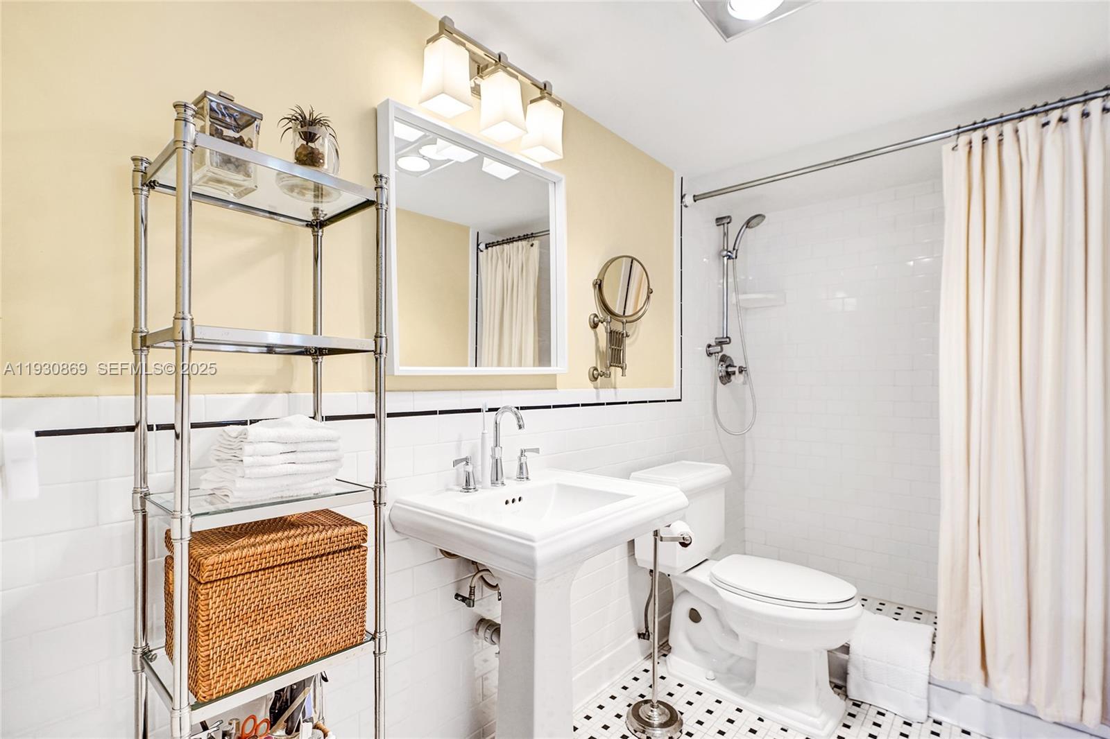 DARBY HALL APTS CONDO - Residential