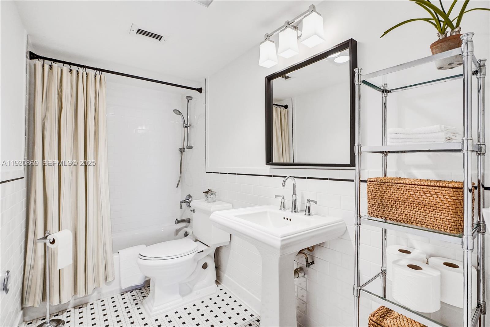 DARBY HALL APTS CONDO - Residential