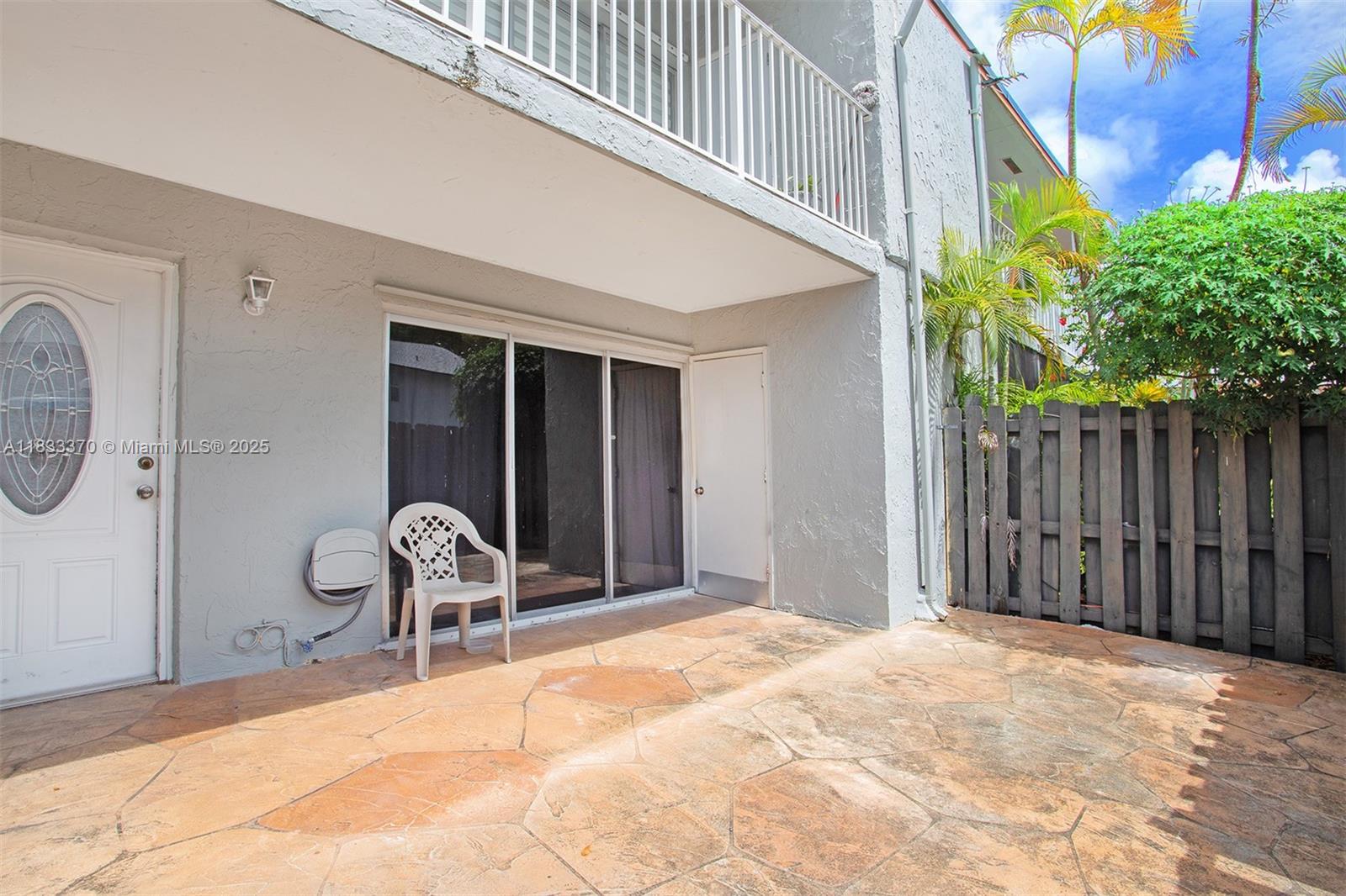 15411 SW 81st Cir Ln 34, Miami, FL, 33193/$270,000 4 15411 SW 81st Cir Ln 34