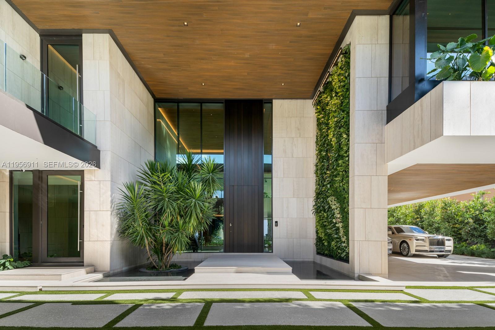 GOLDEN BEACH SEC C - Residential