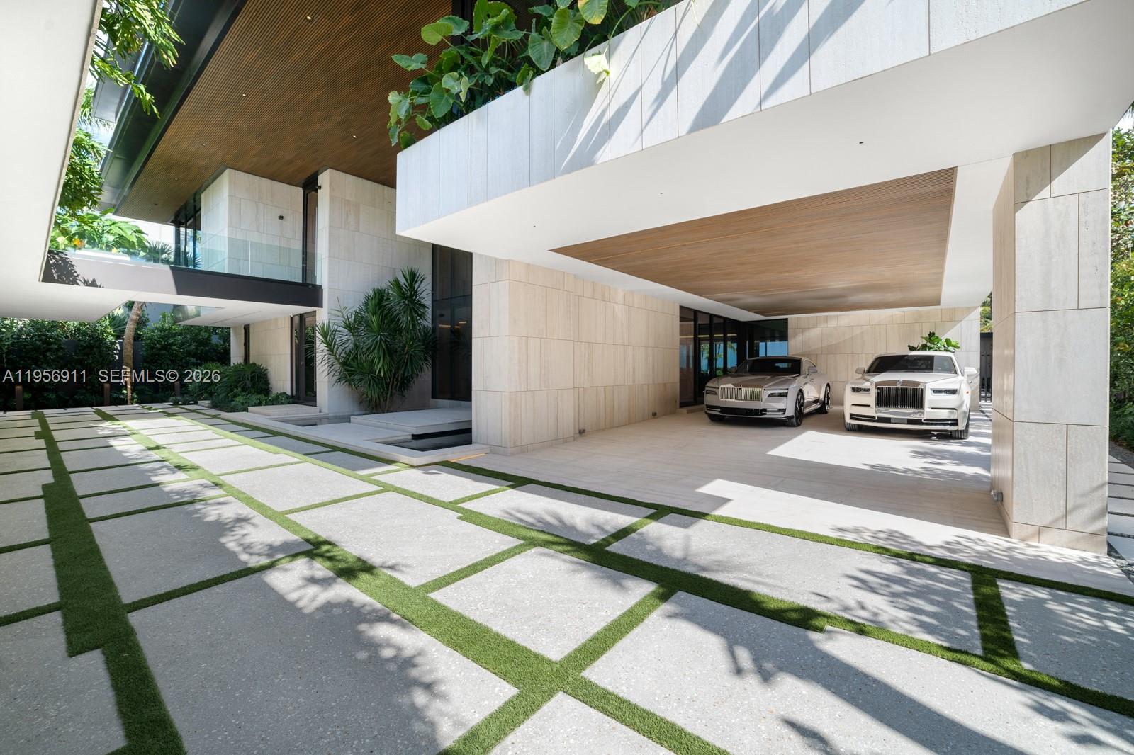 GOLDEN BEACH SEC C - Residential