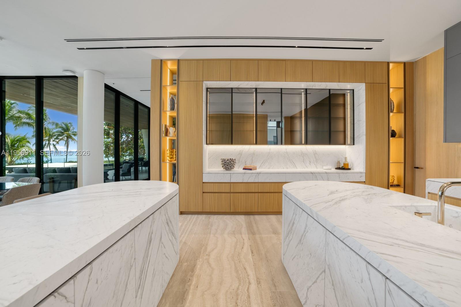 GOLDEN BEACH SEC C - Residential