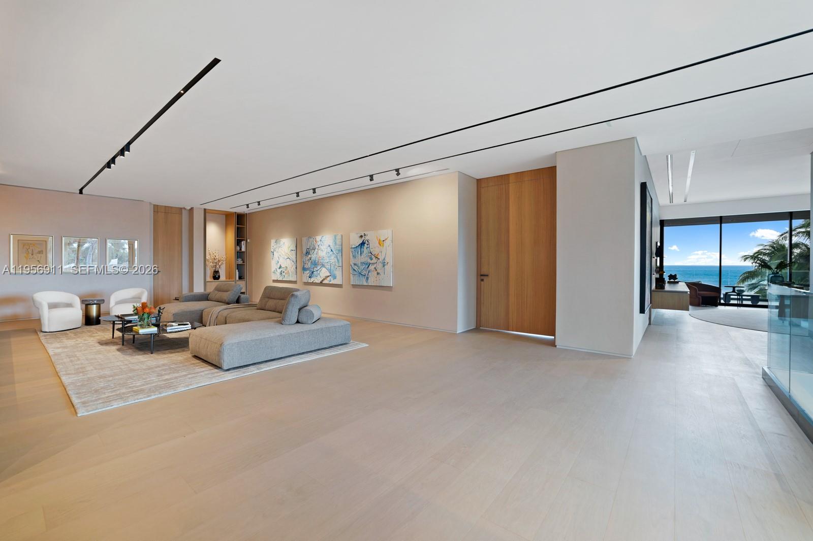 GOLDEN BEACH SEC C - Residential