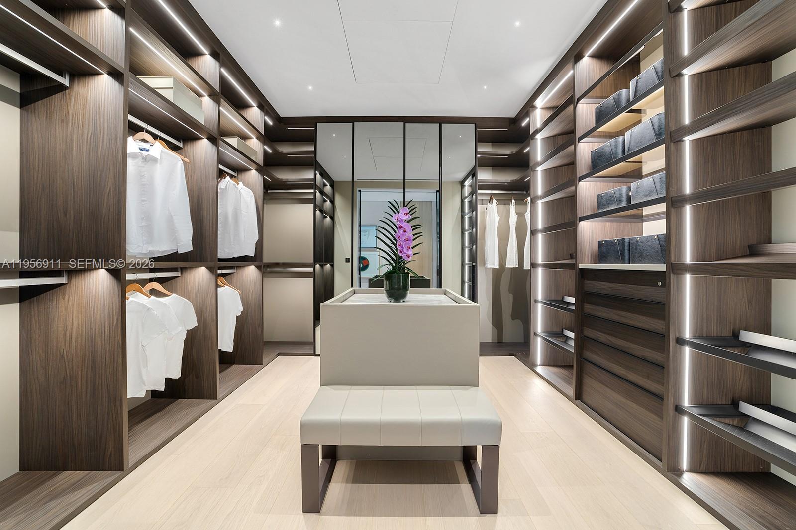 GOLDEN BEACH SEC C - Residential