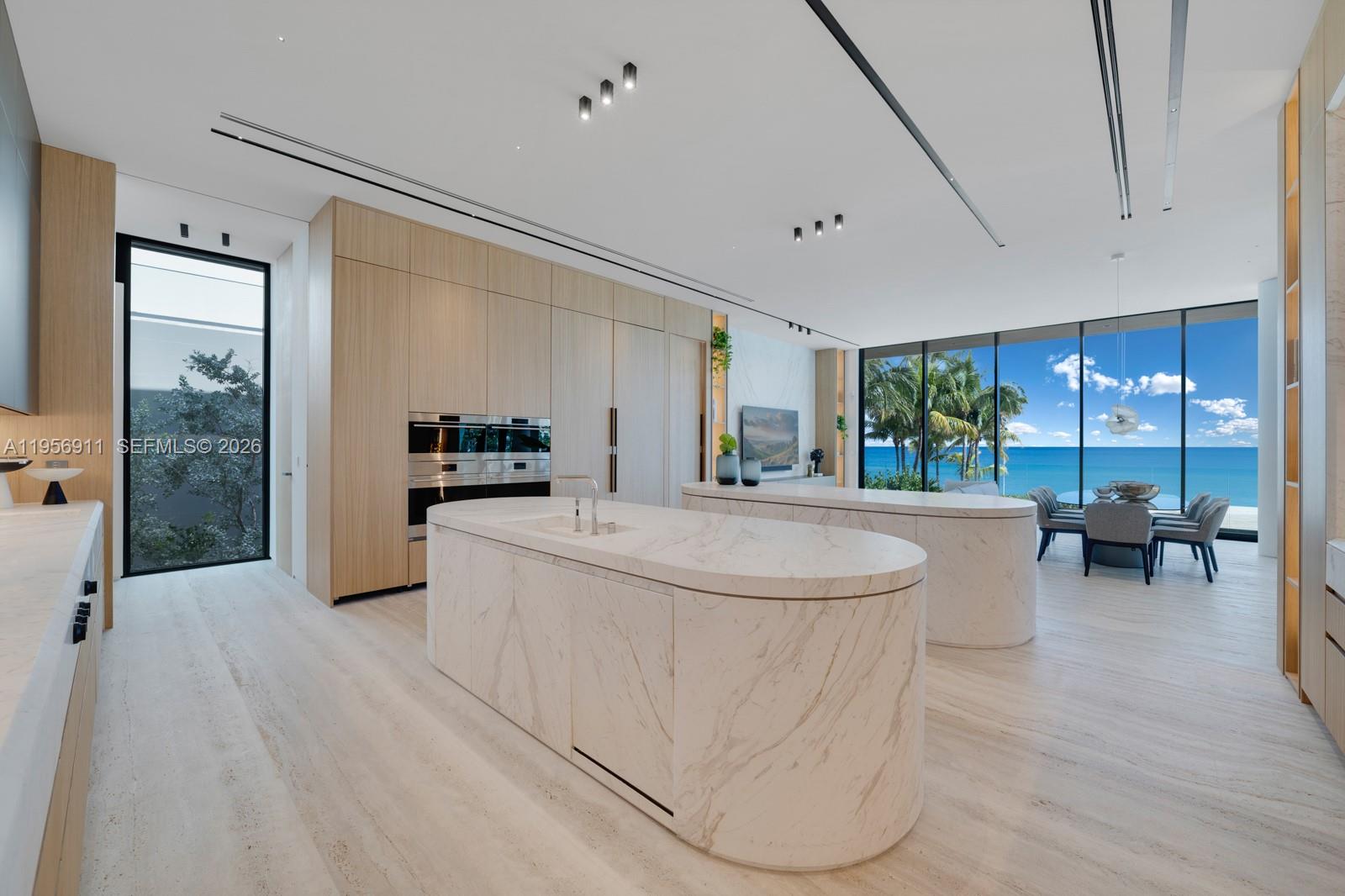 GOLDEN BEACH SEC C - Residential