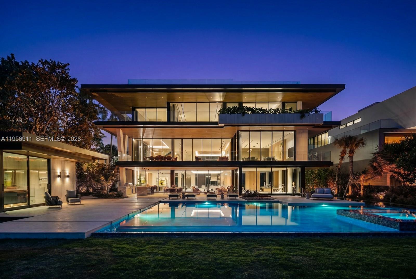 GOLDEN BEACH SEC C - Residential