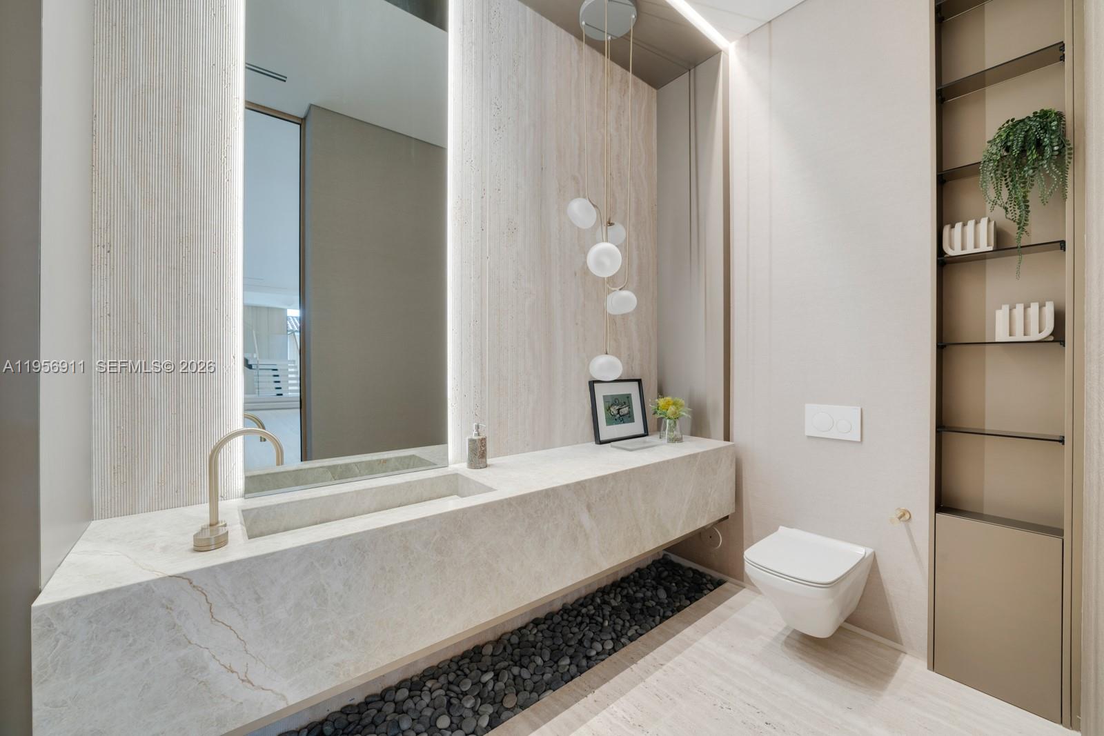 GOLDEN BEACH SEC C - Residential