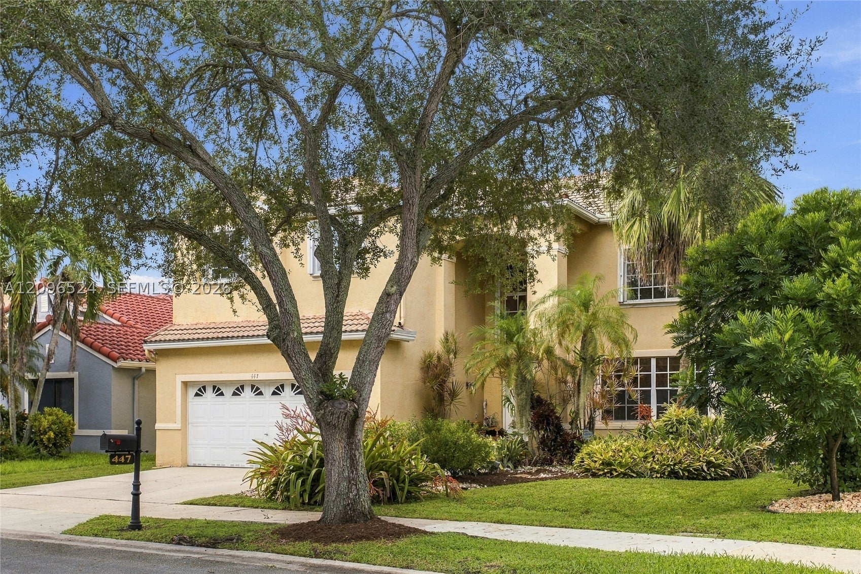 447 Cambridge Dr