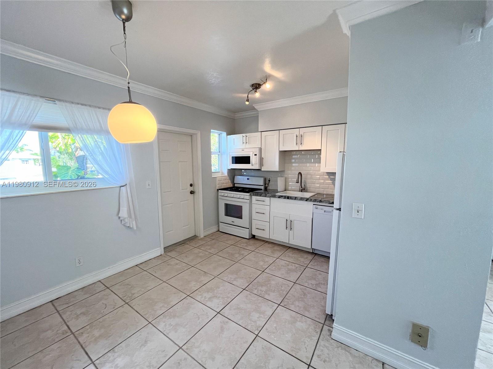 MIMO ON THE BEACH IV COND - Residential Lease