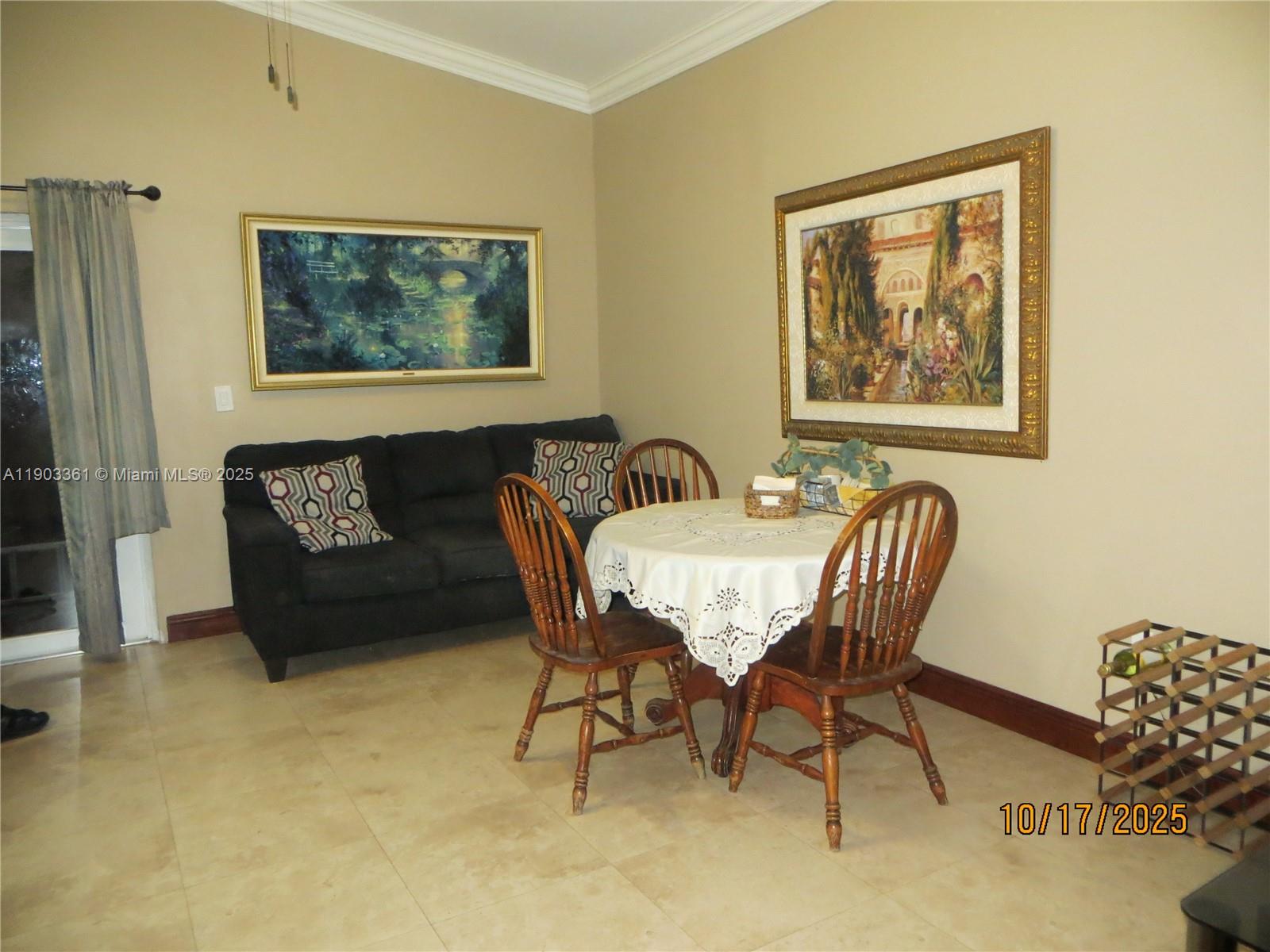 THE MANSIONS - Residential