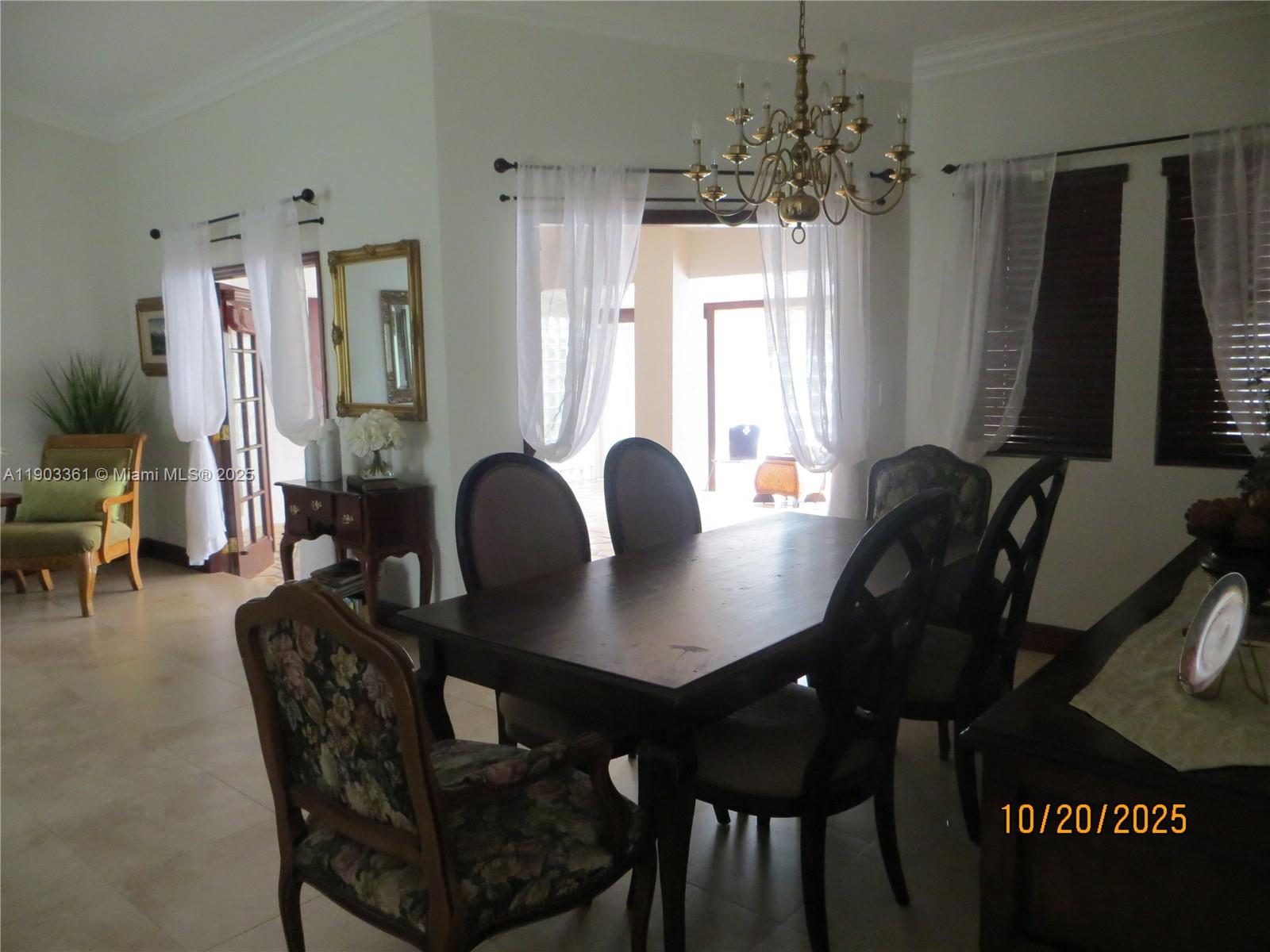 THE MANSIONS - Residential