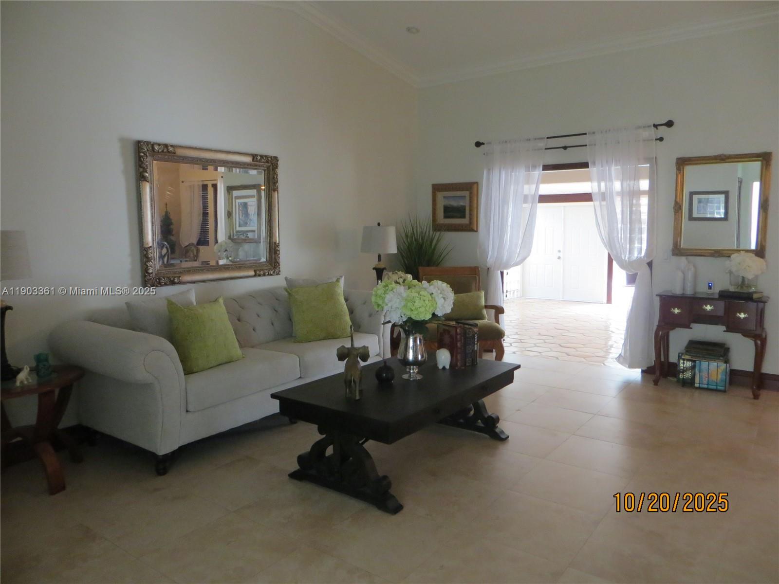 THE MANSIONS - Residential