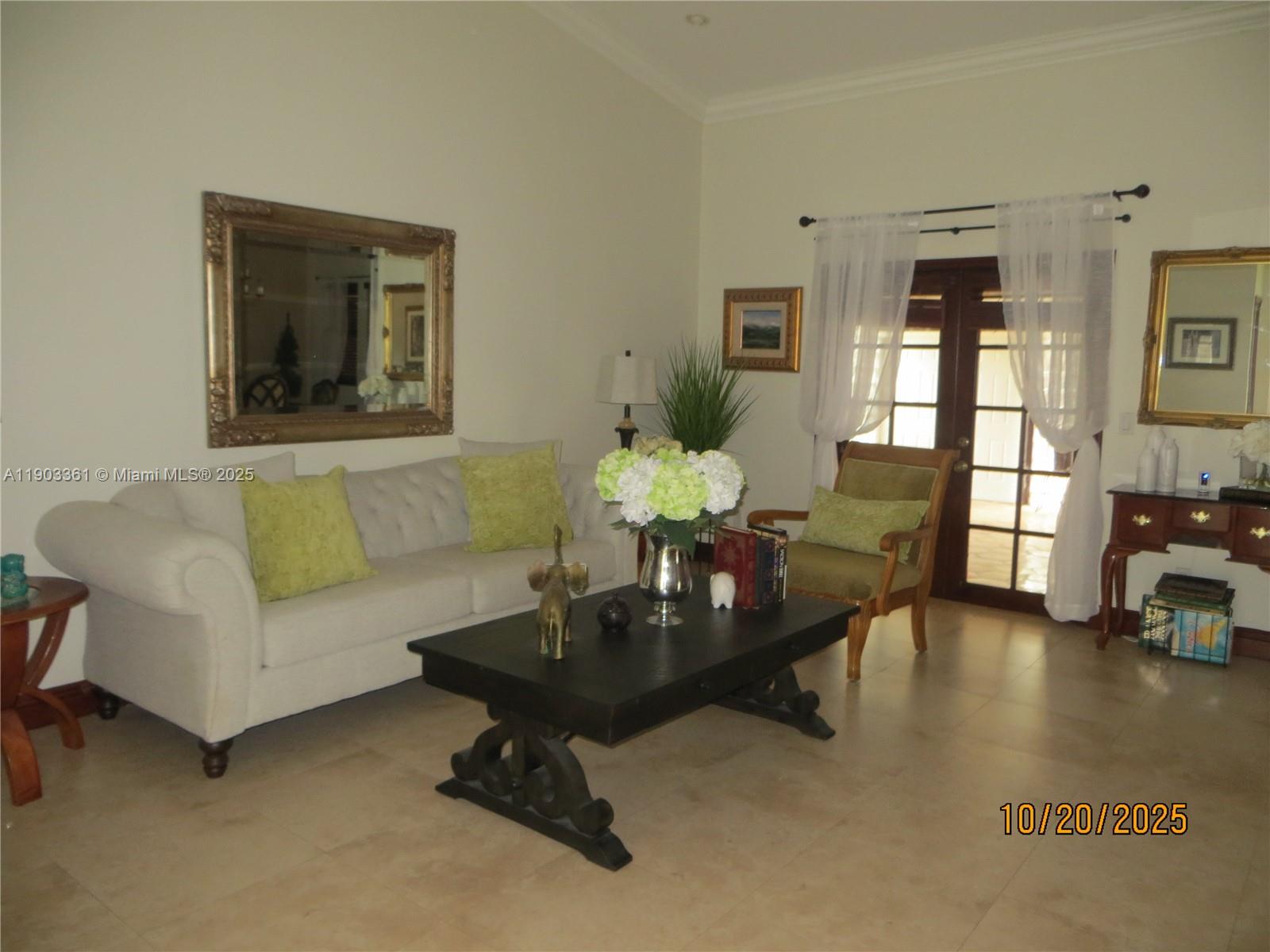 THE MANSIONS - Residential