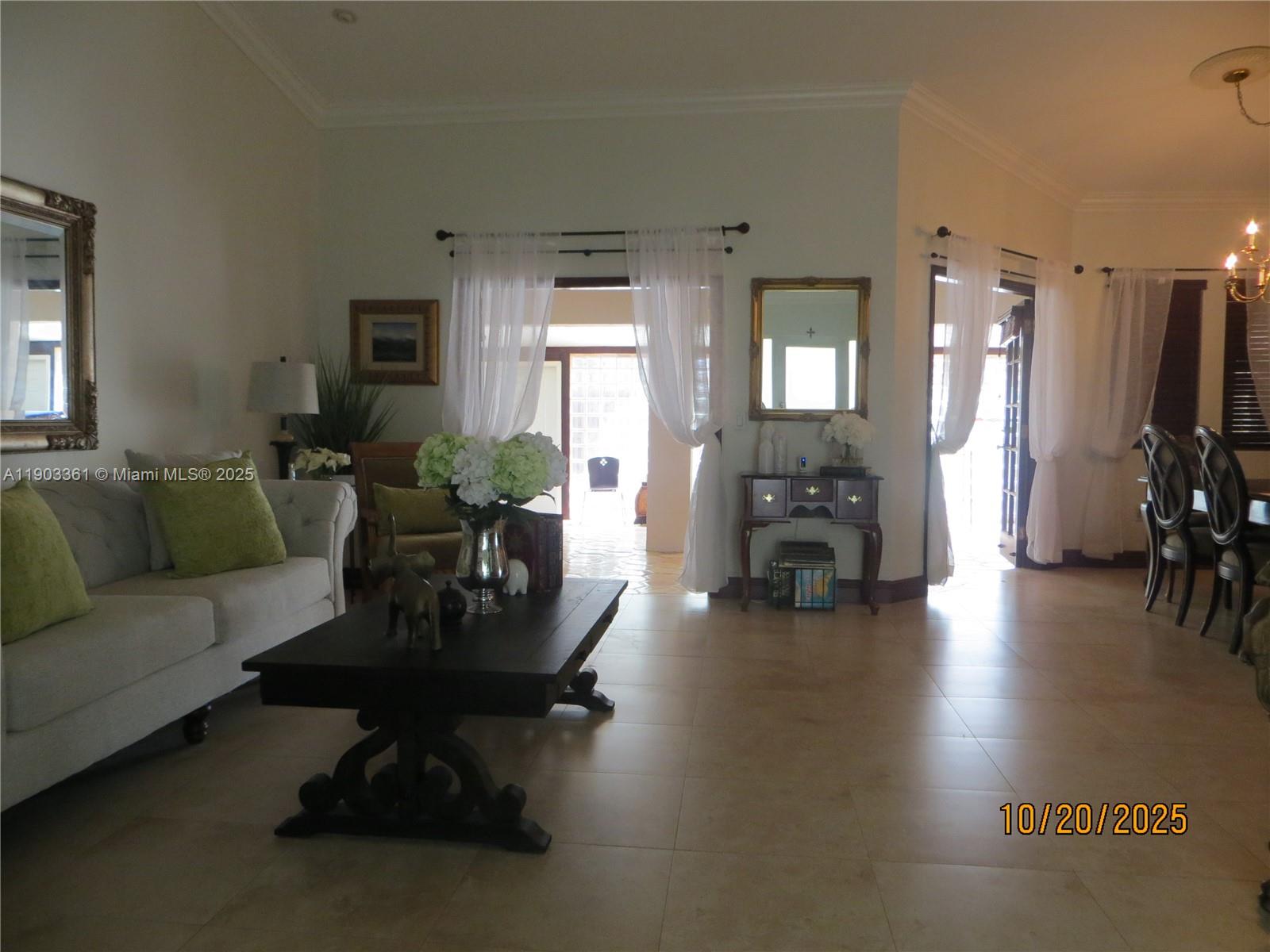 THE MANSIONS - Residential