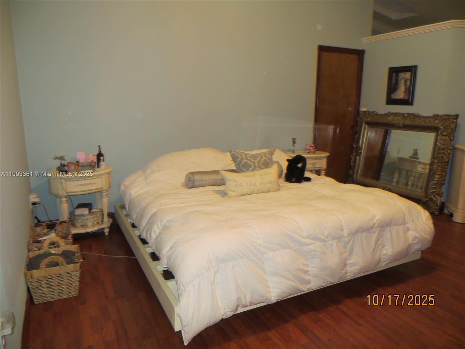 THE MANSIONS - Residential