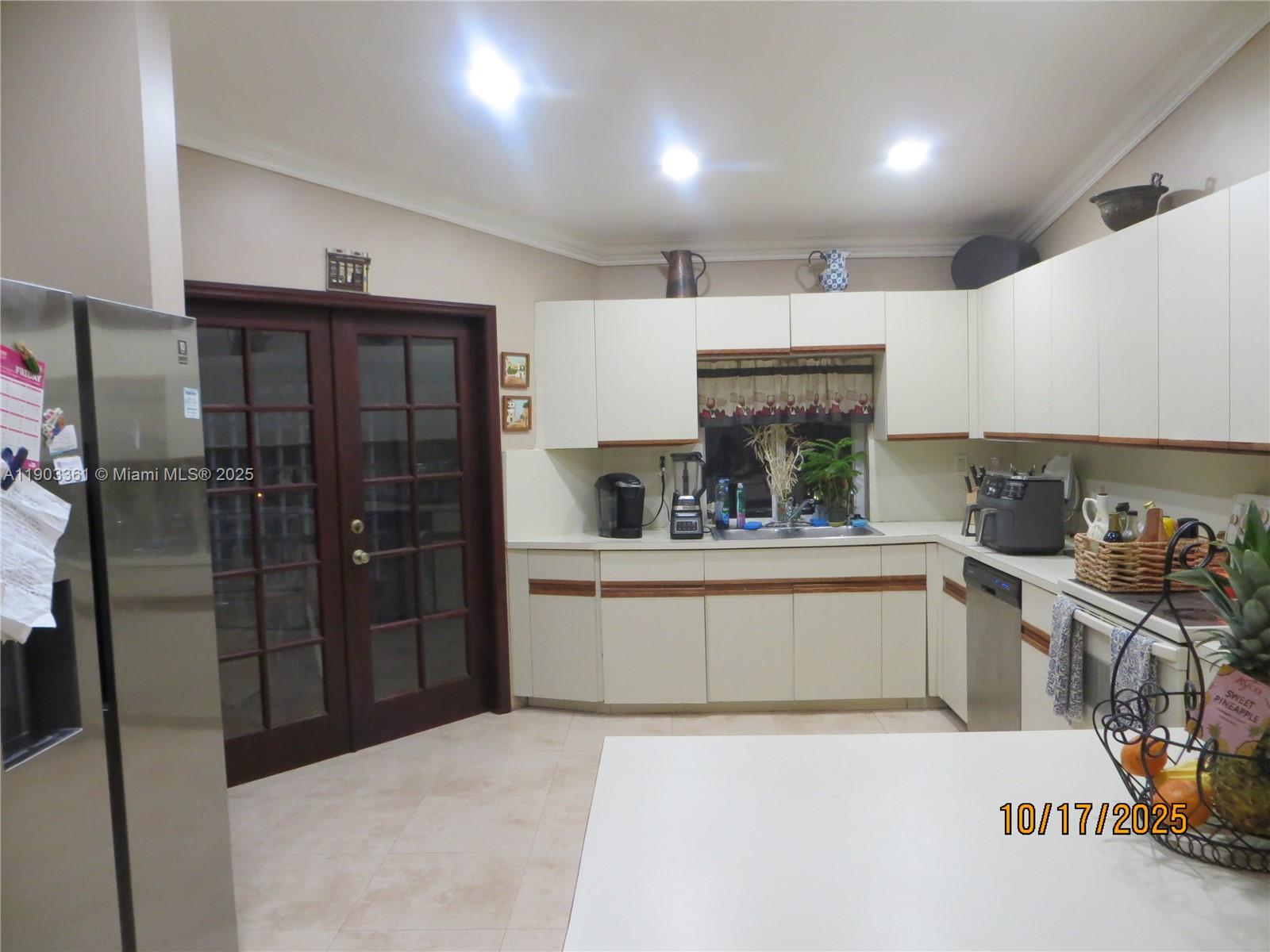 THE MANSIONS - Residential